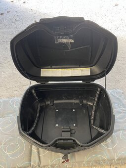 Kufr GIVI v47 + podkova givi M5 - 5