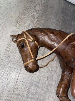Retro / vintage kožená socha / figurka koně - 5