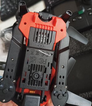 Dron s obrazovkou , nepoužitý, nový - 5