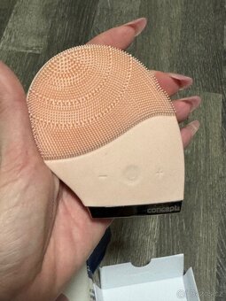 Sonický čisticí přístroj na obličej - 5