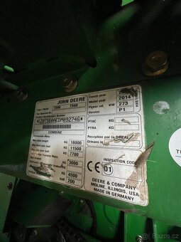 Kombajn sklízecí mlátička John Deere T 560 - 5