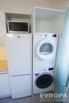 Prodej bytu 2+kk 42 m², Ruská Praha - 5