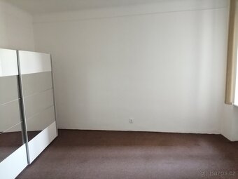 Pronájem 1+1, ulice Dornych, centrum (u Vaňkovky), 40 m2, ko - 5