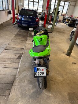 Kawasaki ZX636R - 5