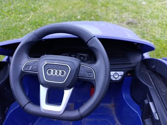Elektrické auto - Audi Q7 - 5