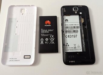 Mobilní telefon Huawei Y560 + 16 GB microSD karta - 5