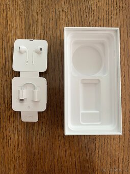 Apple iPhone 7s Plus - 5