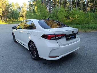 Toyota Corolla Hybrid GR Sport rok 2022, najeto: 39.225 km - 5