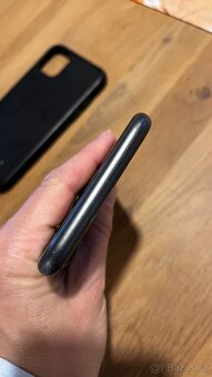Prodám černý iPhone 11 64GB - 5