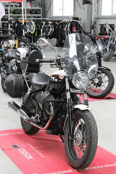 Moto Guzzi Nevada 750 Anniversario 2013 24 tis. km původ ČR - 5