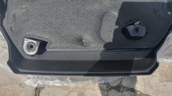 Designový plastový kryt motoru - 5