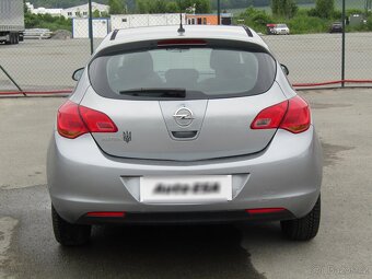 Opel Astra 1.6 16V , 85 kW benzín, 2011 - 5