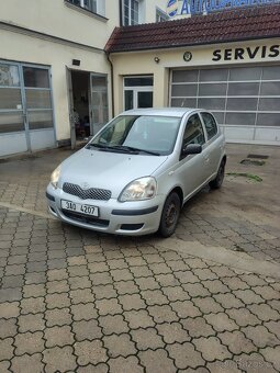 Toyota Yaris 1.0 - 5