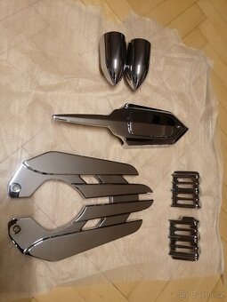 Prodám doplňky na Yamaha Raider XV 1900 - 5