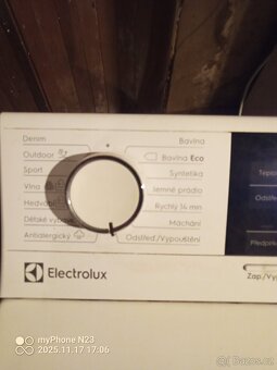 Vrchem plněná pračka Electrolux - 5