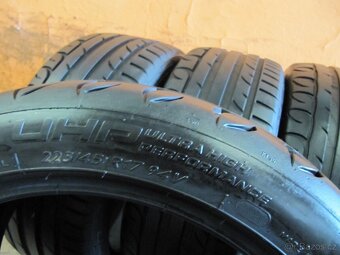 Pneu 225/45/17 Kormoran UHP - 5