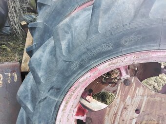 Polokultivační kola 12,4/11-32 - 5