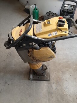 BOMAG vibrační pěch BT 65 - 5