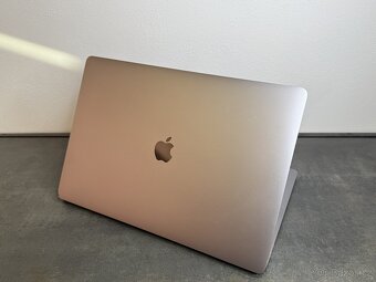 Macbook Pro 16" 2019 / I7 / 16GB / 512GB / Space gray - 5