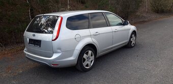 Ford Focus 2,0i 16V Carving 107 kw kombi - 5