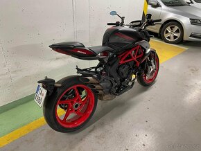 MV Agusta Brutale 800 - 5