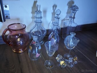 Různé staré Sklo a Porcelán - 5