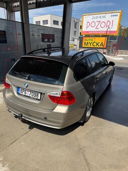 BMW 320i - 5