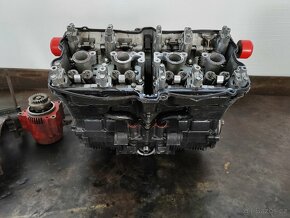 SUZUKI GSX-R 750 GR75A náhradní díly - 5