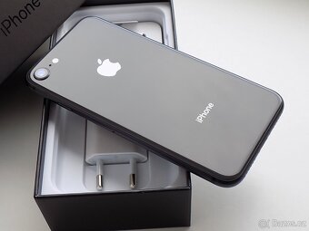 Apple iPhone 8 64GB Vesmírně šedý - ZÁRUKA - 100% BATERIE - 5