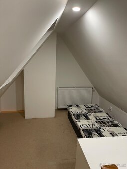 Pronájem mezonetového pokoje - 5