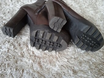 Hnědé polokozačky zn. Guess, vel. 38 - 5