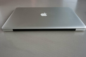 Apple MacBook Pro 17" Intel Core i7 2.2 GHz, 16 GB RAM - 5