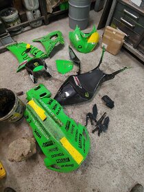 Kawasaki ZX10R - 5