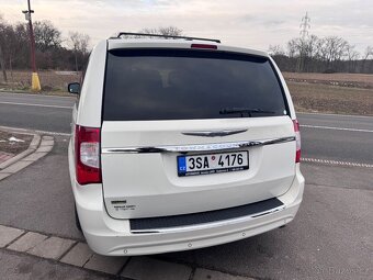 Chrysler Town Country 3,6 2x DVD RT Kůže 2011 - 5
