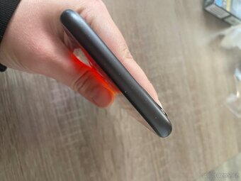 iPhone 11 64GB - 5