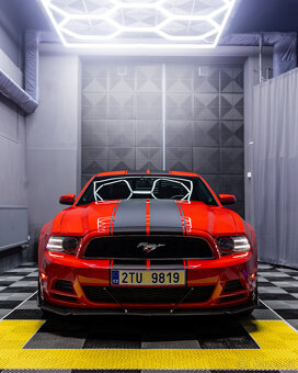 Ford Mustang - 5