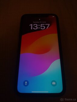 iPhone 11 64GB 79 % battery - 5