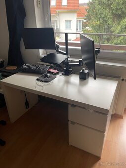 IKEA MALM Psací stůl - 5