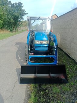 Iseki Geas 27 kabina + nakladač - 5