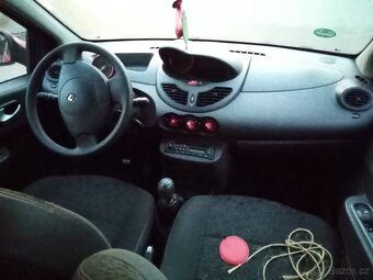 Renault twingo II / 2 - 1.1 , 56 kw , r.v 2009 - 5