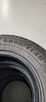 225/65/16C Goodyear Efficient Grip Cargo2, DOT 2422. - 5