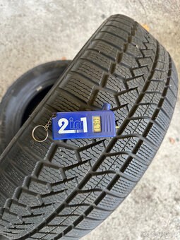 Prodám dvě zimní pneu Goodride 235/55R19 - 5