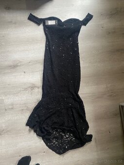 Černé krajkové midi šaty s flitry - 5