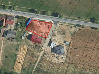 Prodej zasíťované stavební parcely 845 m2 ve Zvěstově, okr.  - 5