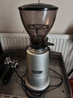 Profi mlýnek na kávu La Scala málo používaný - 5