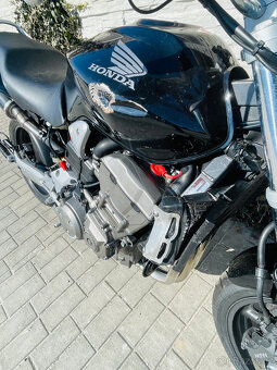 Honda CB 900 F Hornet r.v.2003 najeto 47tis km náhradní díly - 5