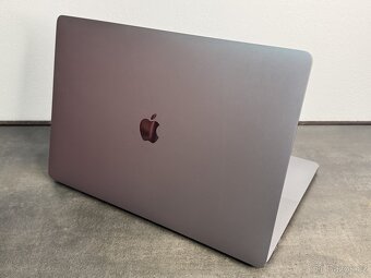 MacBook Pro 16'' 2019 / i7 / 16GB / 512GB SSD / Space Gray - 5