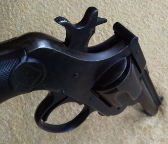 Historický revolver Harrington Richardson cal.38 CF / 38 SW - 5