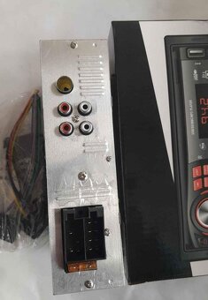 Autorádio S Dvěmi Vstupy USB +4x50w - 5