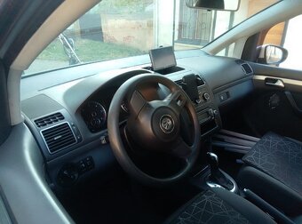 Prodám Volkswagen TOURAN 1,6 D ROK VÝROBY 2011 - 5